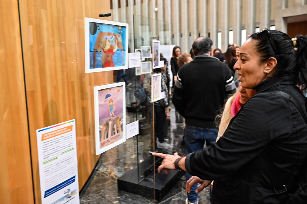 Lee más sobre el artículo Mes de las Infancias: abrió la exposición “Coloreando derechos contra el trabajo infantil”