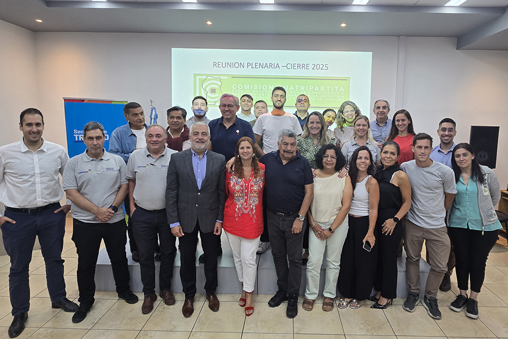 Lee más sobre el artículo Trabajo analizó junto a otros actores el desarrollo de políticas públicas en el 2026